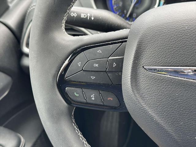 Used 2023 Chrysler Pacifica - photo 24