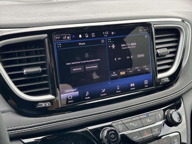 Used 2023 Chrysler Pacifica - photo 26