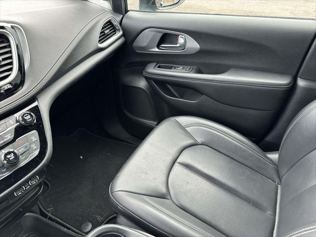 Used 2023 Chrysler Pacifica - photo 32