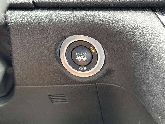 Used 2023 Chrysler Pacifica - photo 33
