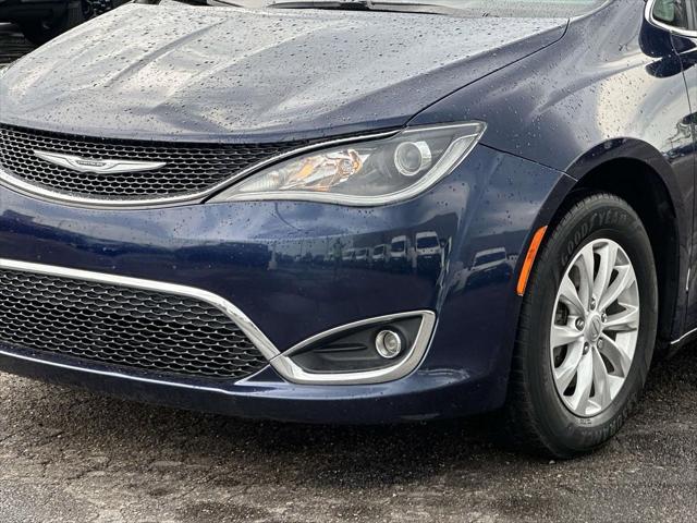 Used 2018 Chrysler Pacifica - photo 10