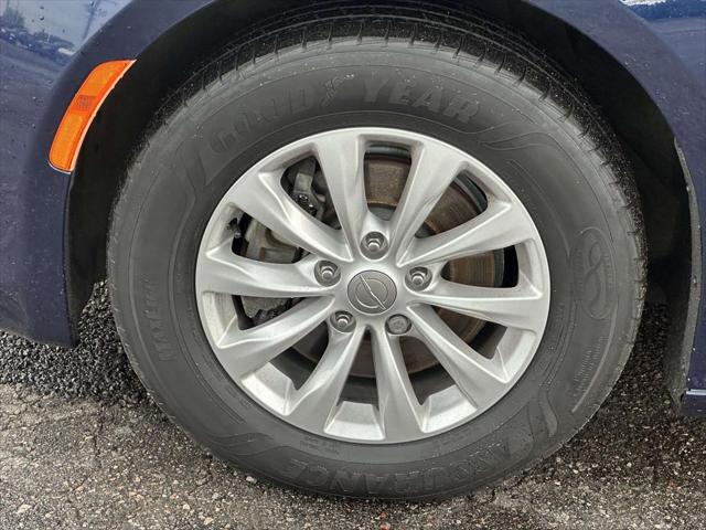 Used 2018 Chrysler Pacifica - photo 11