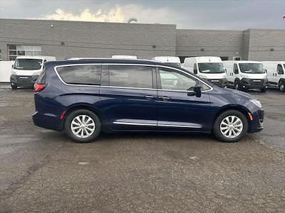 2018 Chrysler Pacifica FWD Minivan for sale #P95418 - photo 2