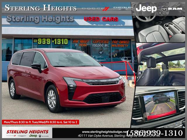 Used 2025 Chrysler Pacifica - photo 1