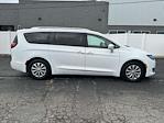 2018 Chrysler Pacifica FWD Minivan for sale #P95574 - photo 2