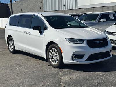 2025 Chrysler Pacifica FWD Minivan for sale #P95594 - photo 1