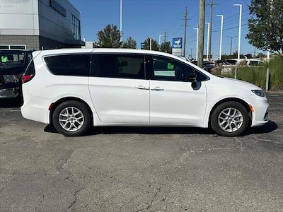 2025 Chrysler Pacifica FWD Minivan for sale #P95594 - photo 2