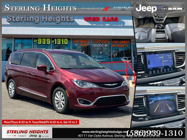 Used 2017 Chrysler Pacifica - photo 1