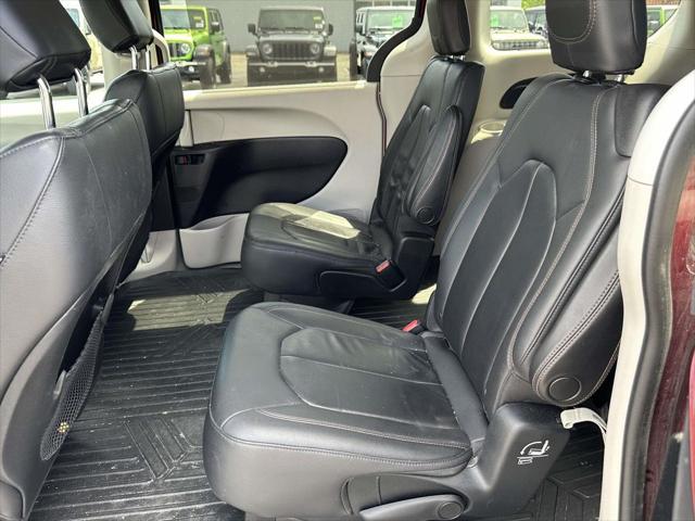 Used 2017 Chrysler Pacifica - photo 14