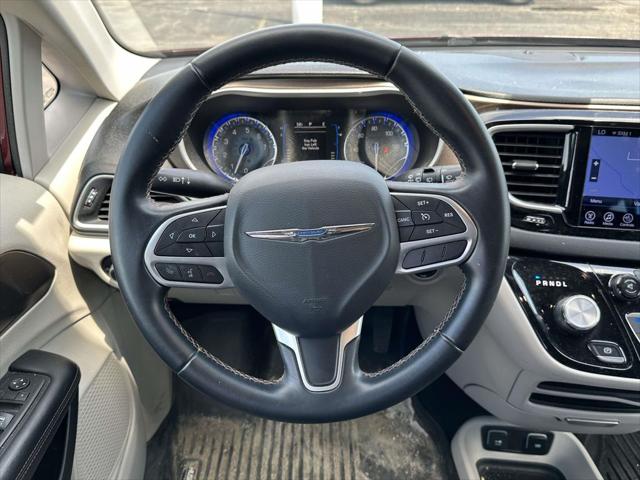 Used 2017 Chrysler Pacifica - photo 16