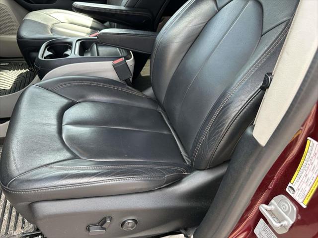 Used 2017 Chrysler Pacifica - photo 19