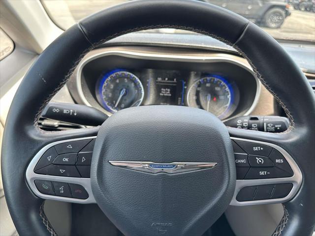 Used 2017 Chrysler Pacifica - photo 20