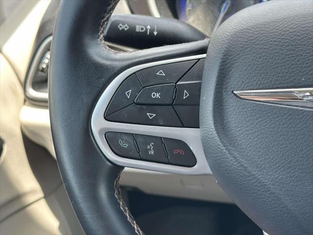 Used 2017 Chrysler Pacifica - photo 22