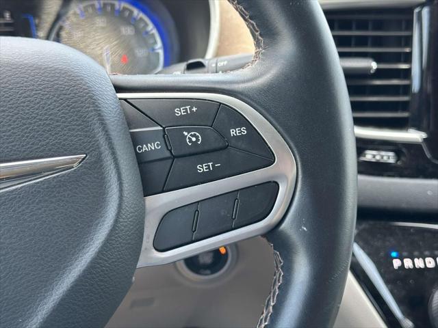 Used 2017 Chrysler Pacifica - photo 23