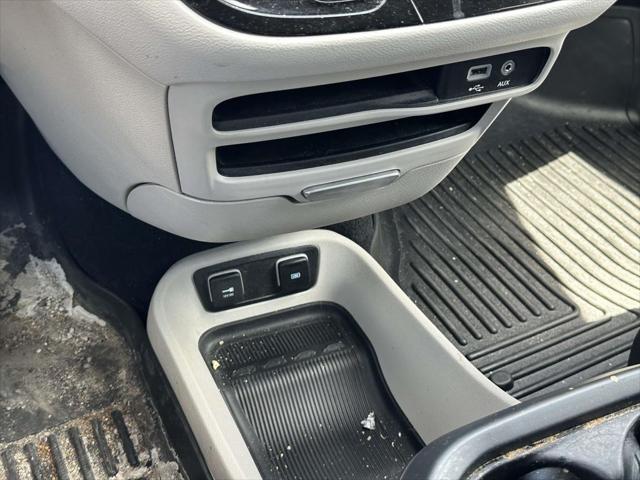 Used 2017 Chrysler Pacifica - photo 28