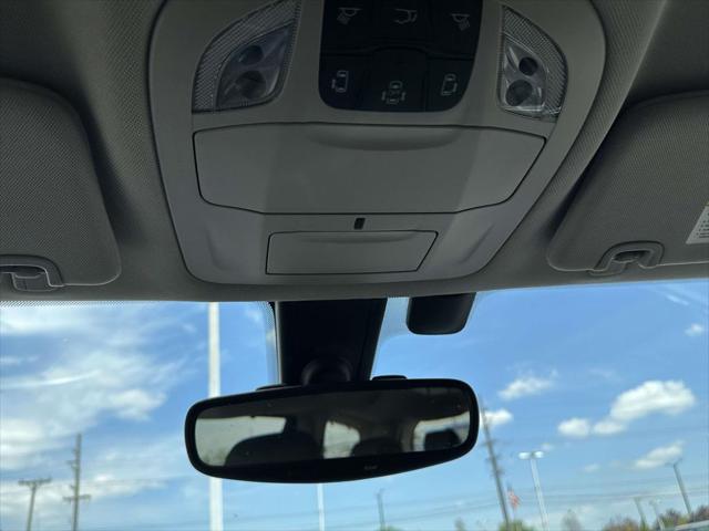 Used 2017 Chrysler Pacifica - photo 29