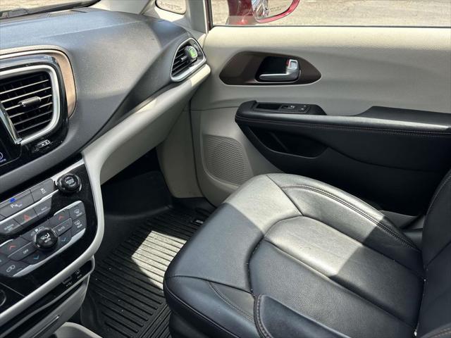Used 2017 Chrysler Pacifica - photo 30