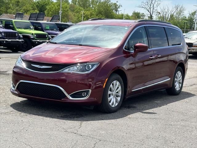 Used 2017 Chrysler Pacifica - photo 9