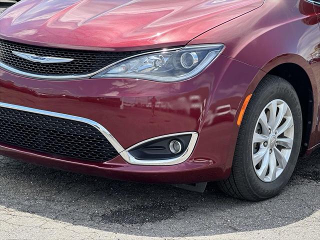 Used 2017 Chrysler Pacifica - photo 10