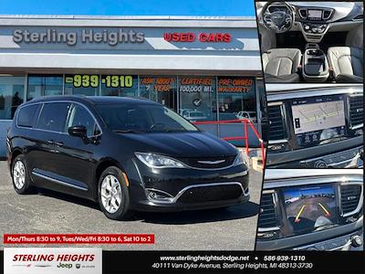 Used 2018 Chrysler Pacifica Touring L Minivan for sale #Z25157A - photo 1