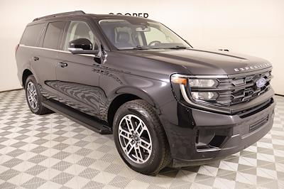 Used 2025 Ford Expedition - photo 1