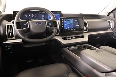 Used 2025 Ford Expedition - photo 1