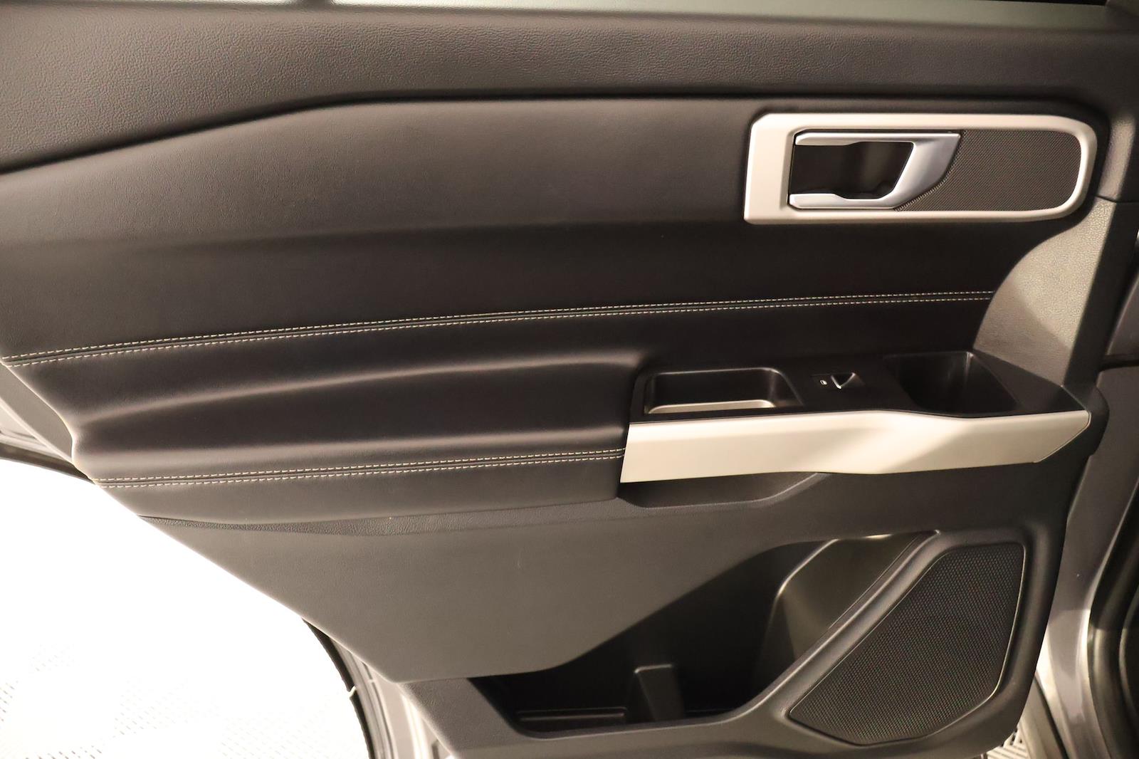 Used 2022 Ford Explorer - photo 18