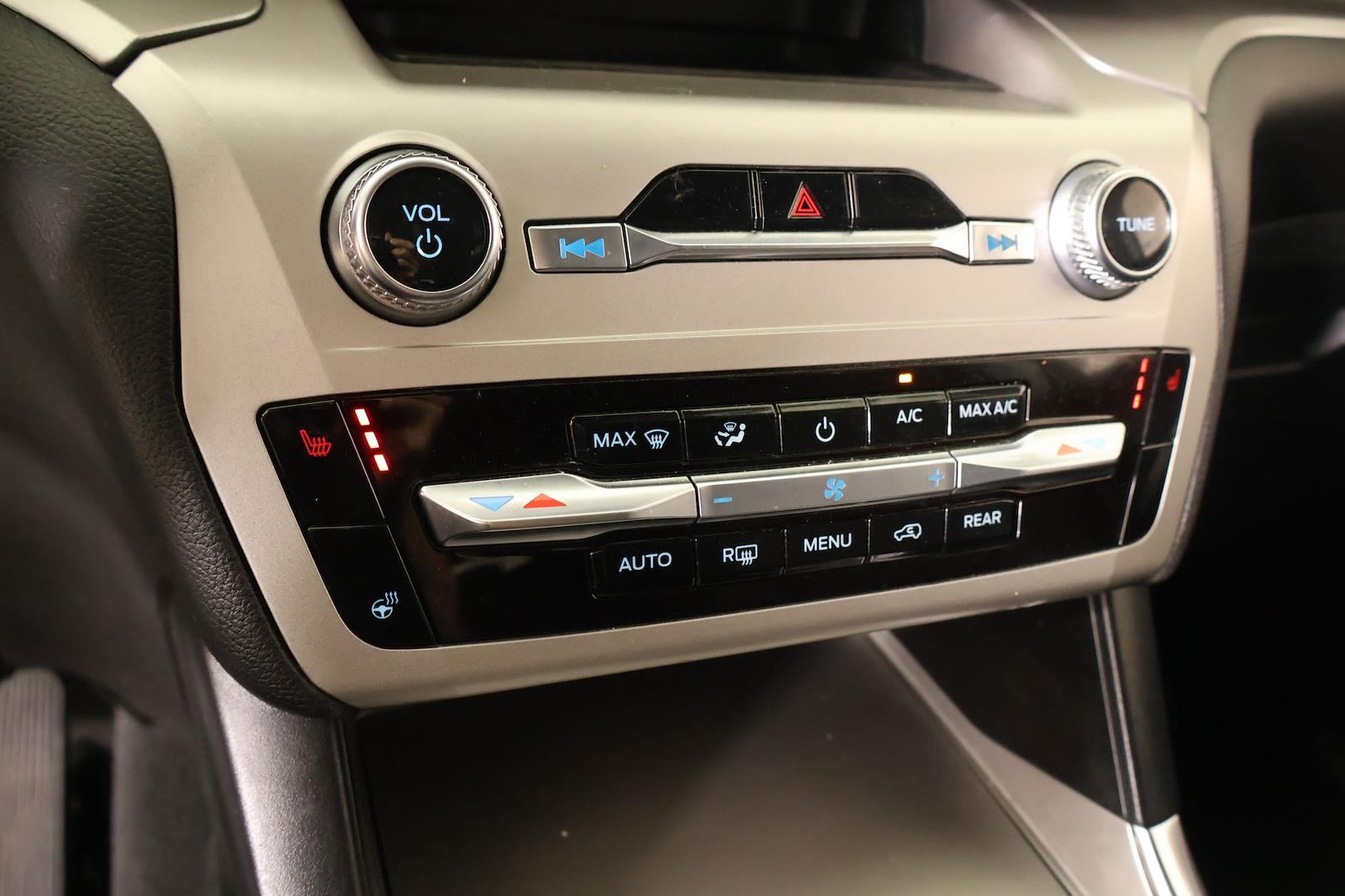 Used 2022 Ford Explorer - photo 8