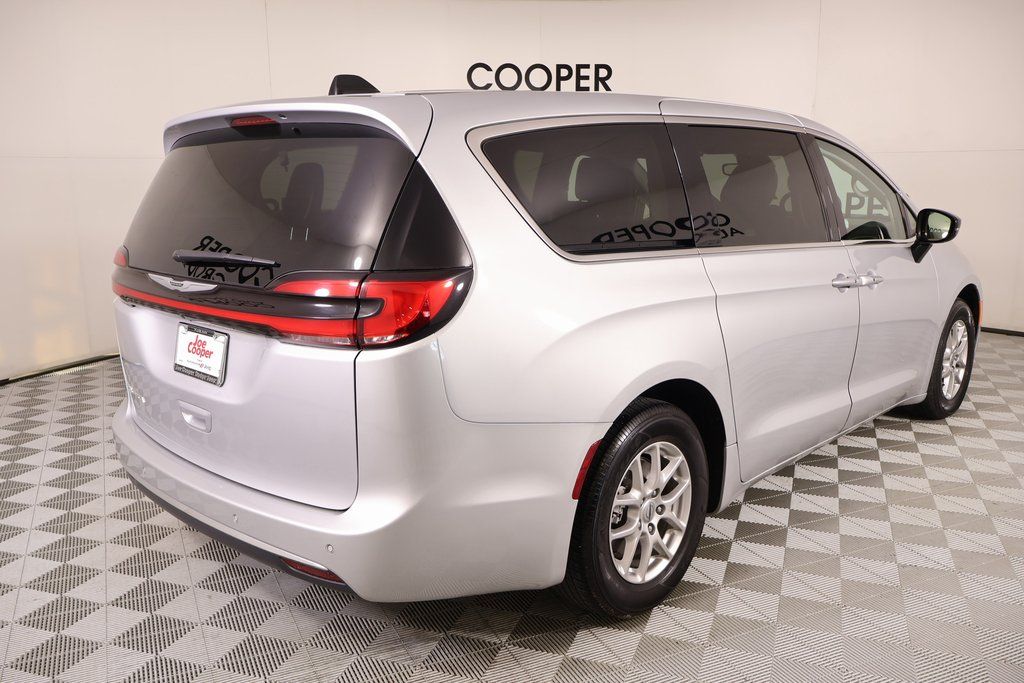 Used 2024 Chrysler Pacifica - photo 23