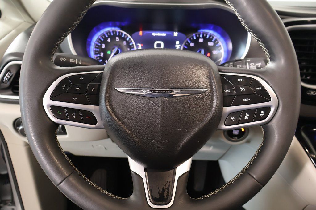 Used 2024 Chrysler Pacifica - photo 5