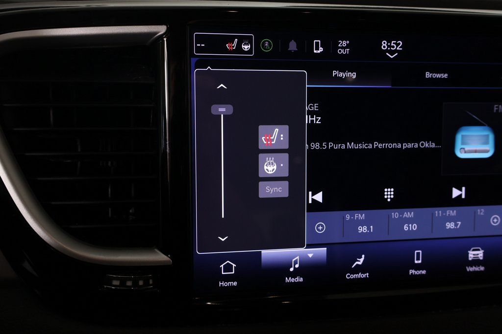 Used 2024 Chrysler Pacifica - photo 9