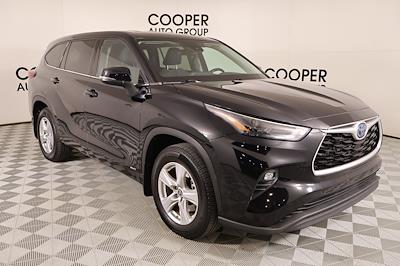 Used 2022 Toyota Highlander - photo 1