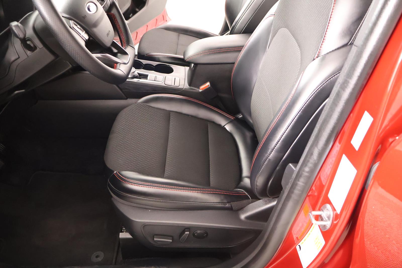 Used 2025 Ford Escape - photo 12