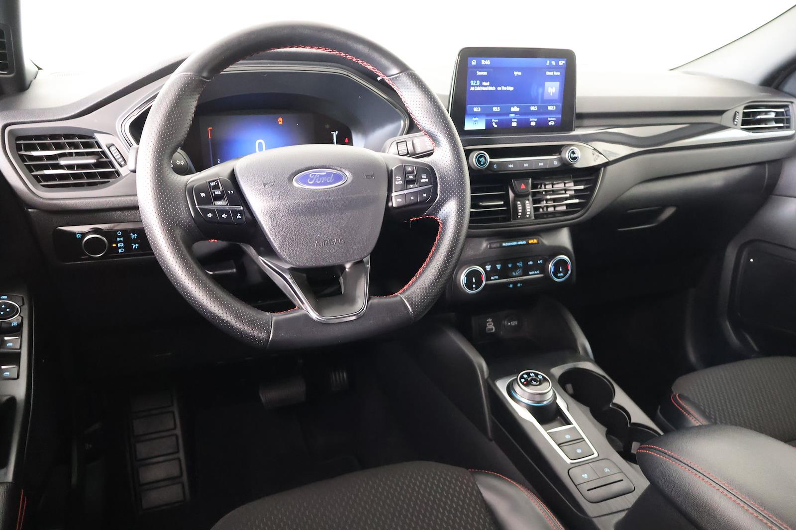 Used 2025 Ford Escape - photo 2