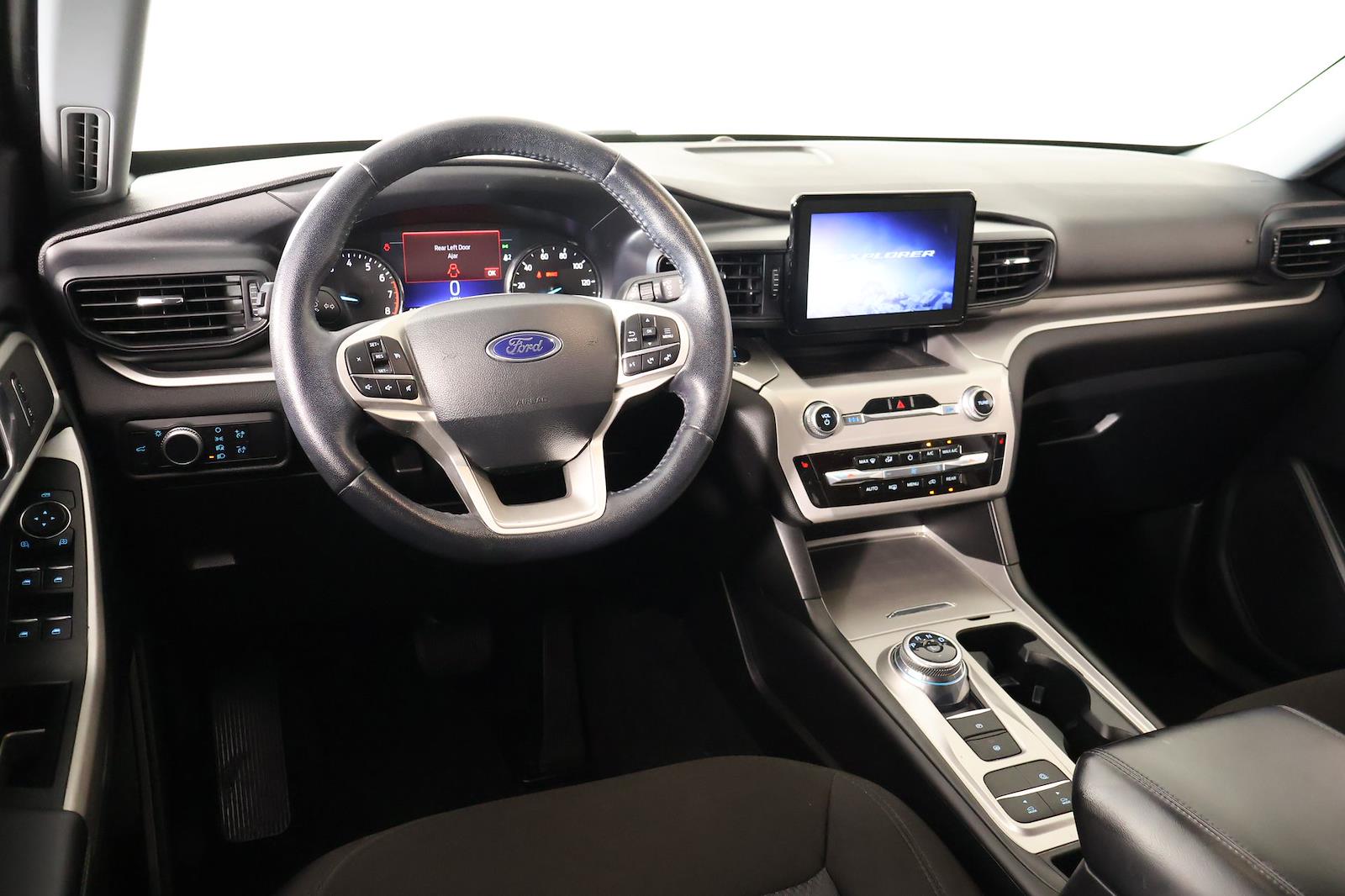 Used 2022 Ford Explorer - photo 2