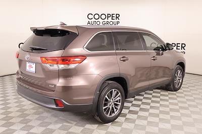 Used 2019 Toyota Highlander - photo 1