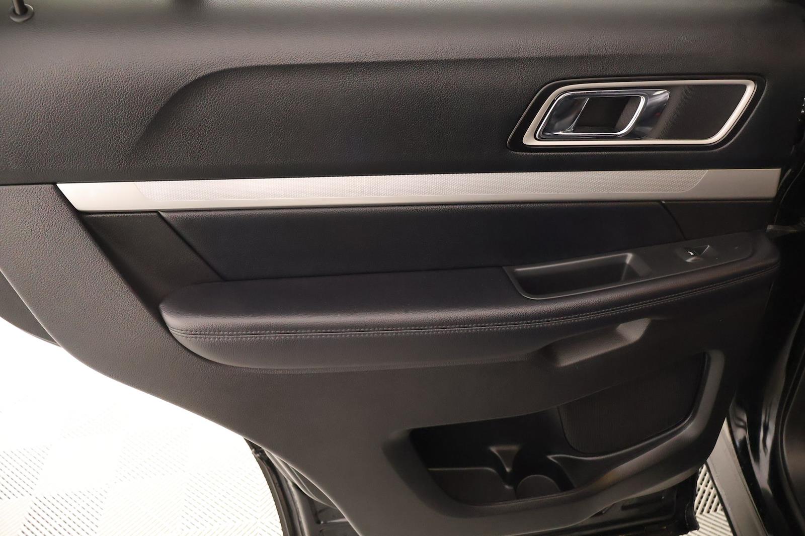 Used 2017 Ford Explorer - photo 18