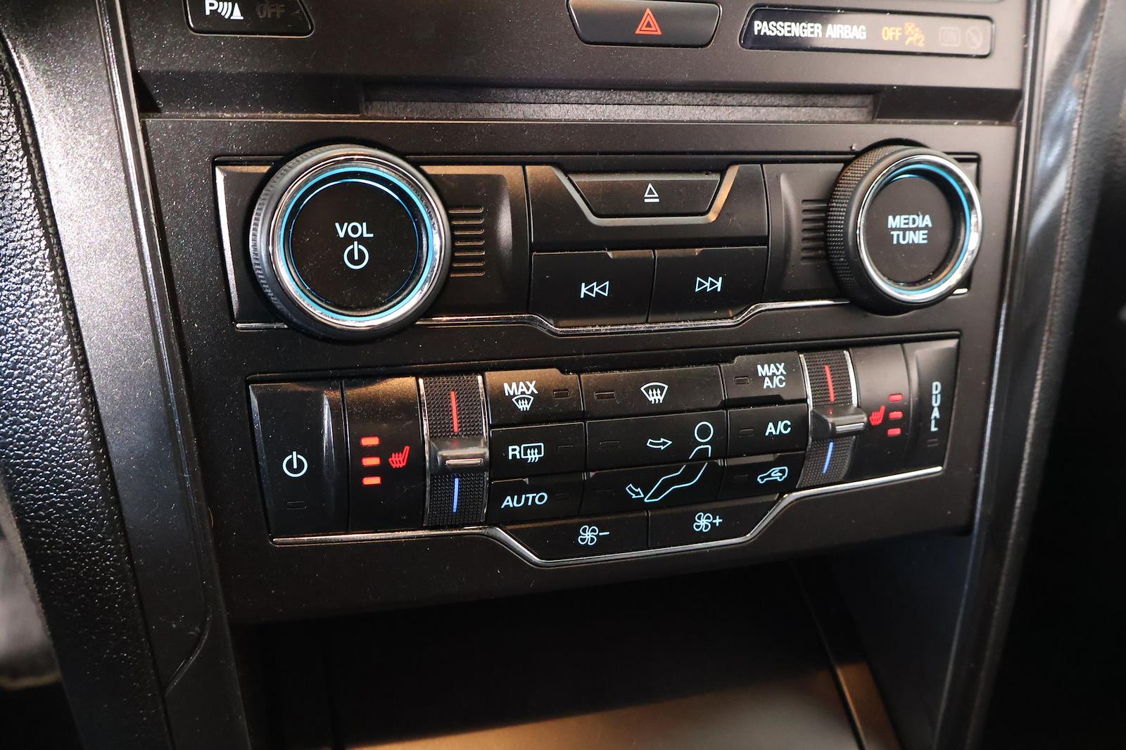 Used 2017 Ford Explorer - photo 8