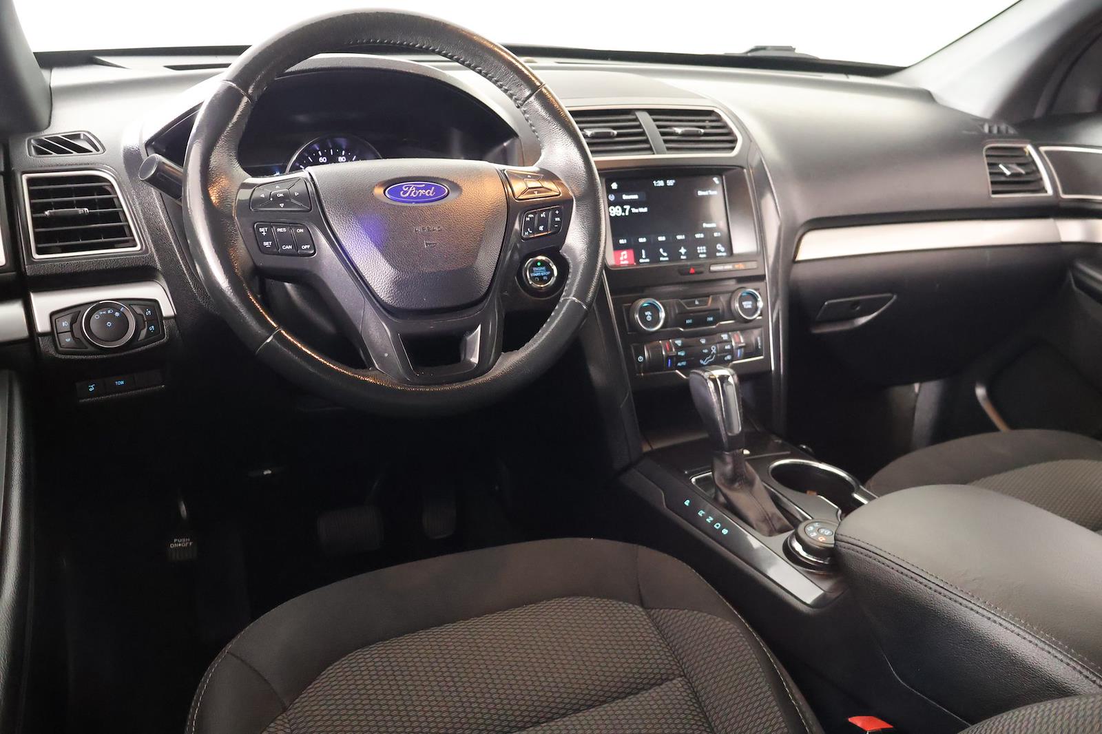 Used 2017 Ford Explorer - photo 2