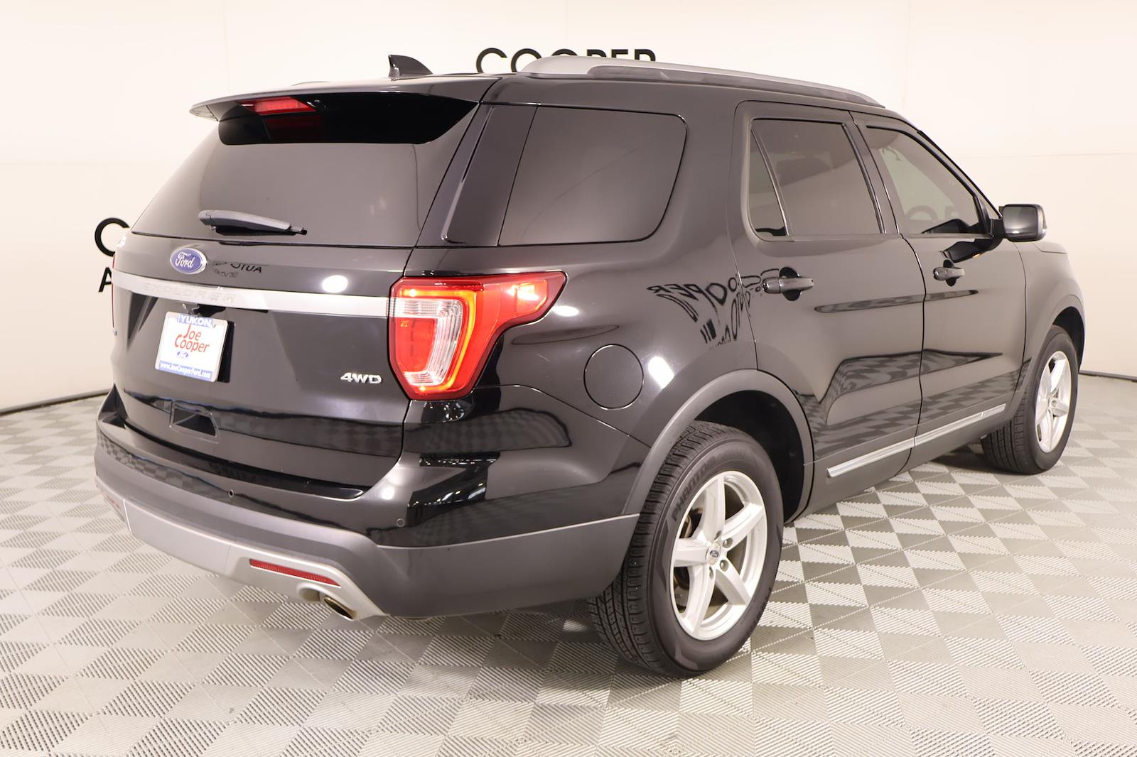 Used 2017 Ford Explorer - photo 22