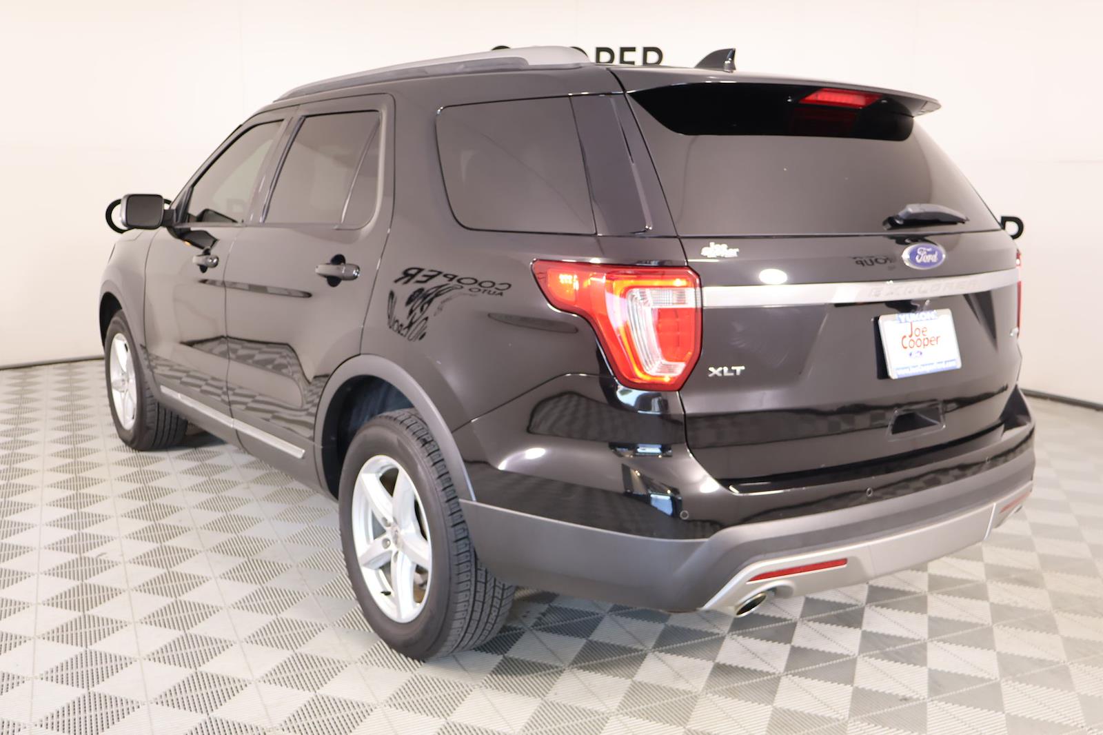 Used 2017 Ford Explorer - photo 24