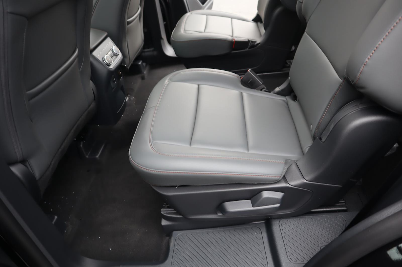 New 2026 Ford Explorer - photo 16
