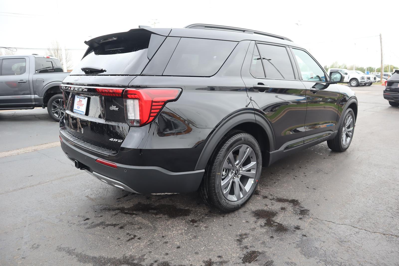 New 2026 Ford Explorer - photo 2