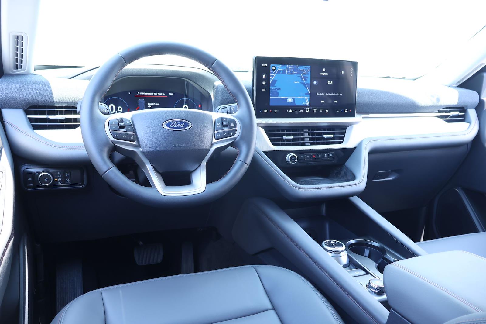 New 2026 Ford Explorer - photo 2