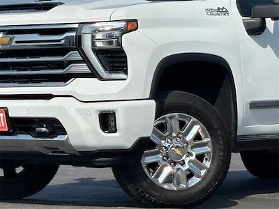 Used 2024 Chevrolet Silverado 2500 - photo 1