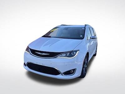 Used 2018 Chrysler Pacifica Limited Minivan for sale #JR108220 - photo 2