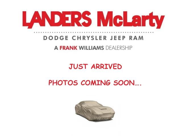 Used 2024 Chrysler Pacifica - photo 2