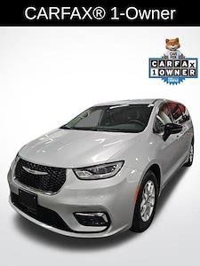 Used 2024 Chrysler Pacifica - photo 2