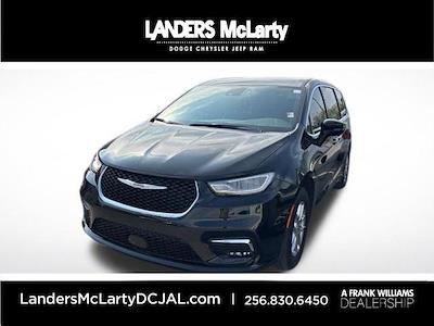 Used 2026 Chrysler Pacifica - photo 1