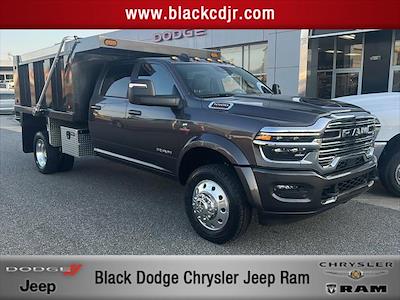 New 2025 Ram 5500 Crew Cab 4x4 Dump Truck for sale #531785 - photo 1
